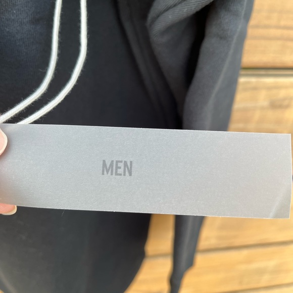 NWT Essentials Fear of God crew neck relaxed fit sweatshirt, Black, XS - Picture 8 of 11